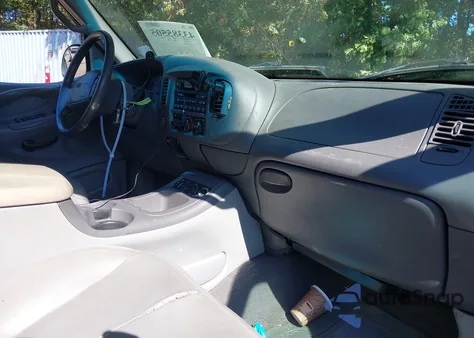 2002 Ford Expedition Xlt z USA, uszkodzony, nr VIN 1FMPU16L72LA72952